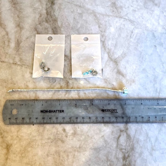 Celebrity Cruise Lines Collectible Charm Bracelet Flip Flop and Oyster Charms - Picture 9 of 15